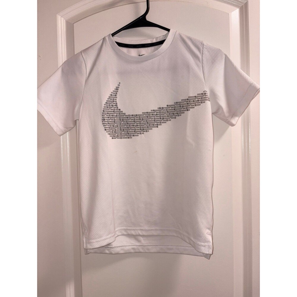 Nike boys Dri-Fit shirt M GUC